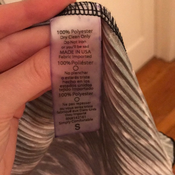 Black and White Accordion LulaRoe Shirley Size S - Picture 4 of 4